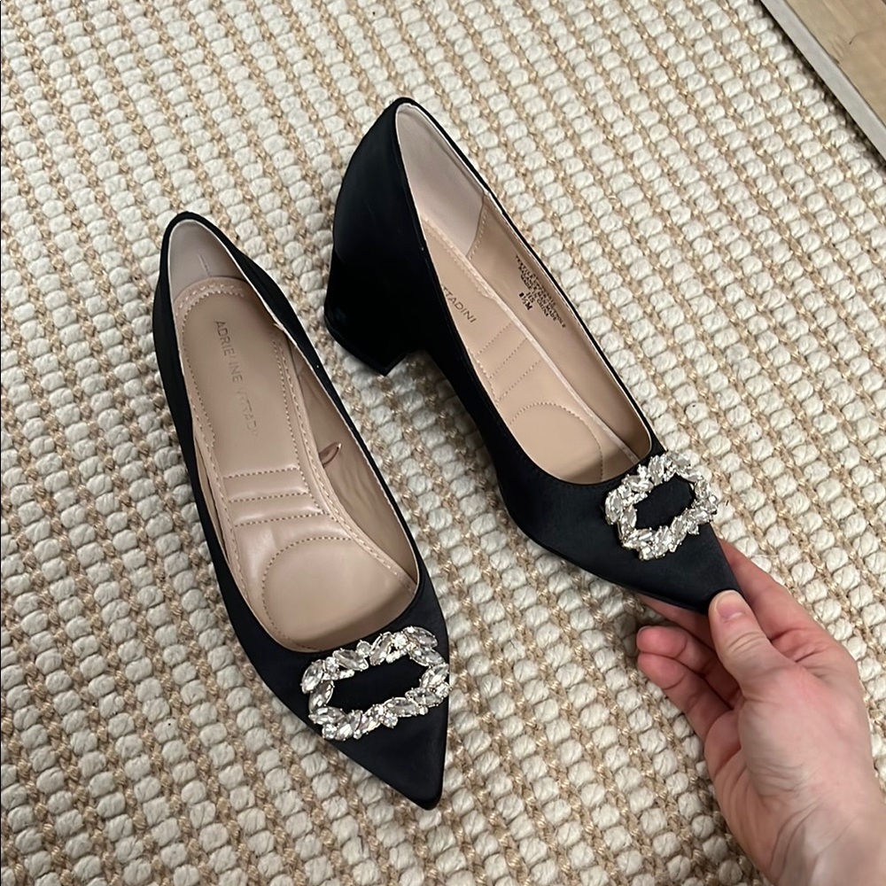 Elegant Black Pumps with Embellished Buckle